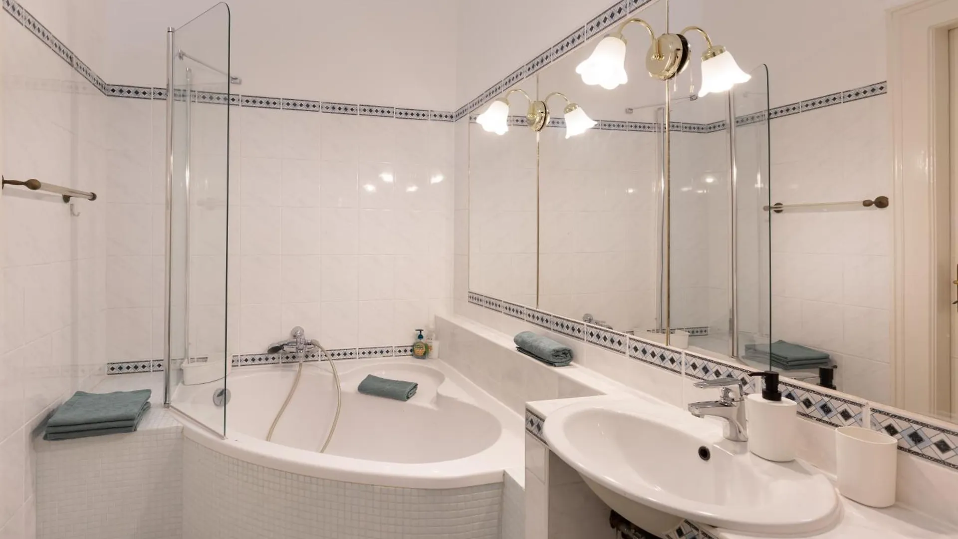 Anker Center By Stn Apartment Budapest